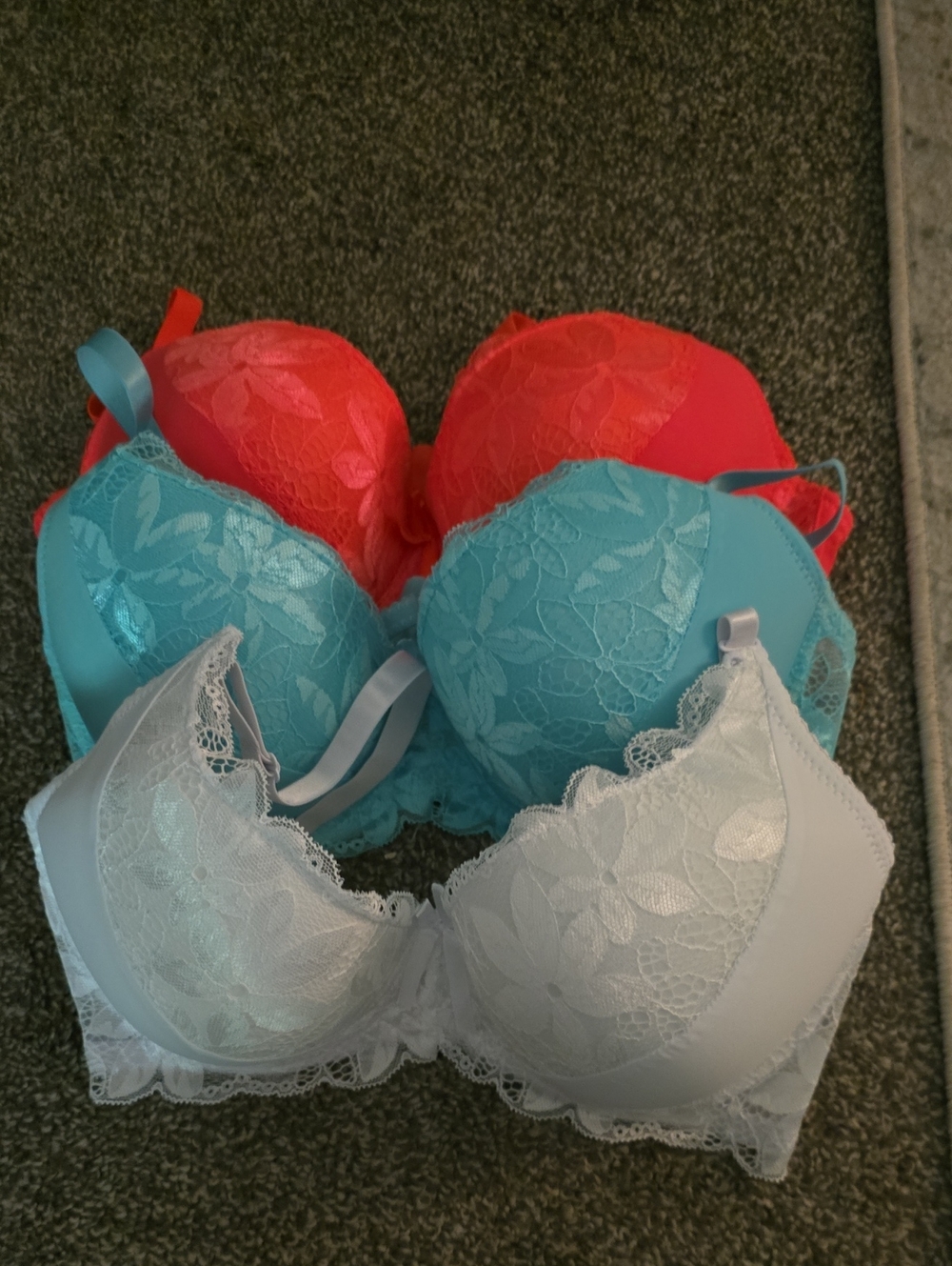 NEW 3-pack Women’s Lace Push-Up Bra - Coral, Teal, White